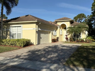 Photo of Listing #R11150242