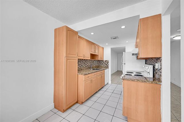 4 of 31 - 4850 Nw 29th Court #125, Lauderdale Lakes, FL