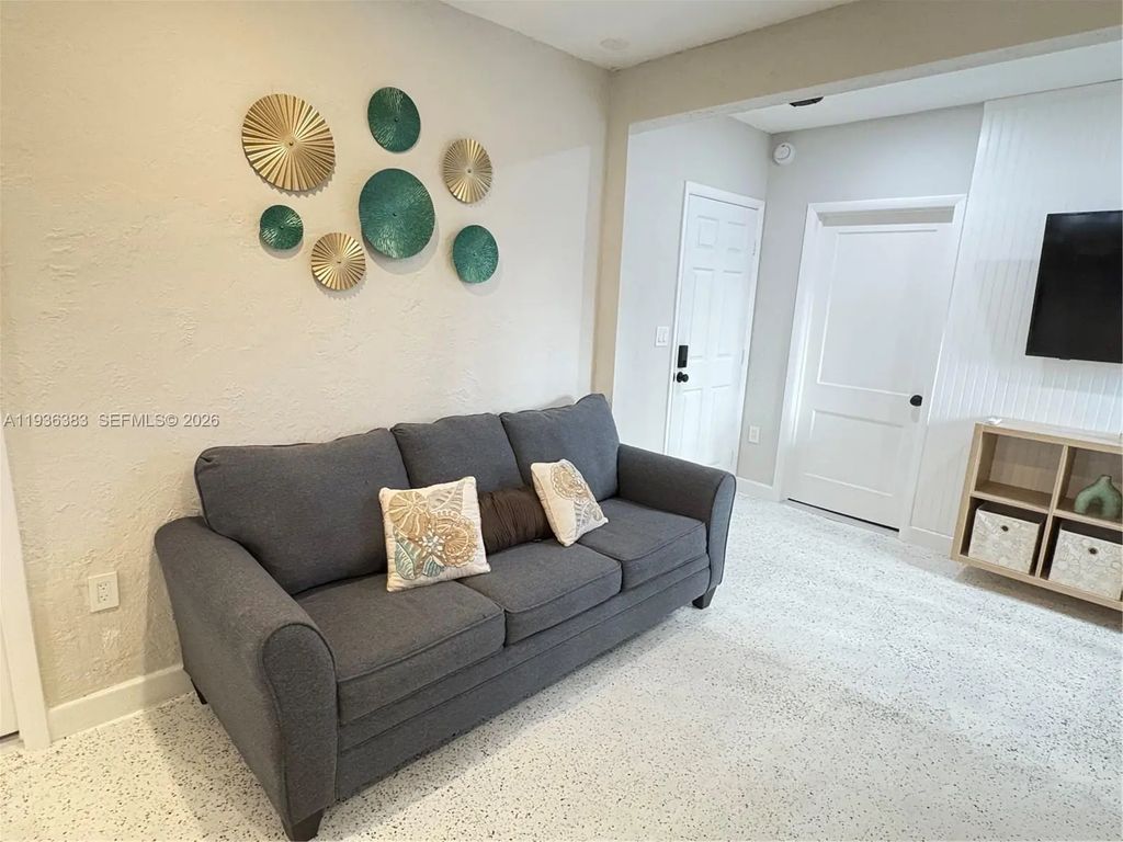 1901 Sw 9 Street #1, Miami