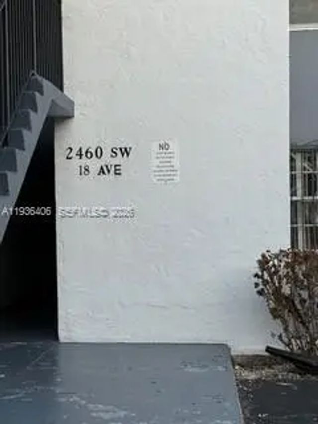 2460 Sw 18th Avenue #1211, Miami