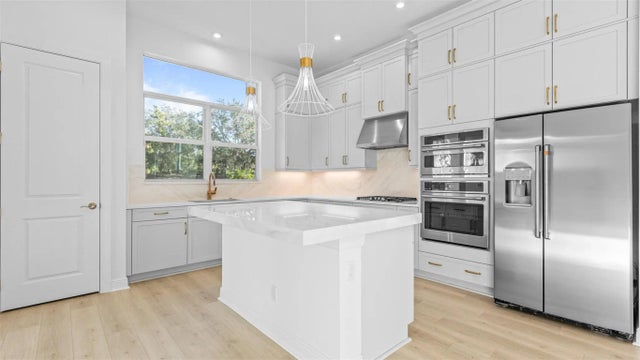 Photo of Listing #F10542304