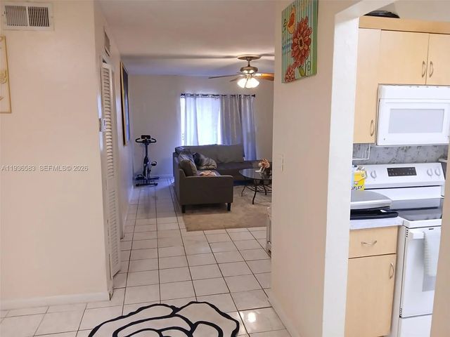 4 of 19 - 4751 Nw 10th Court #310, Plantation, FL