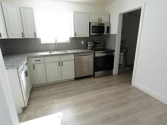 3 of 23 - 4421 Nw 34th Court, Lauderdale Lakes, FL
