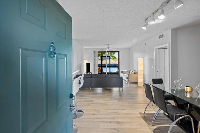 Photo of Listing #R11150390