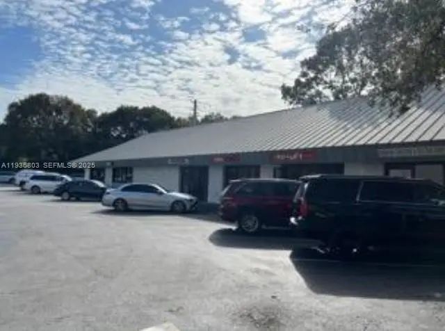 4 of 10 - 7400 Sw 57th Avenue, South Miami, FL