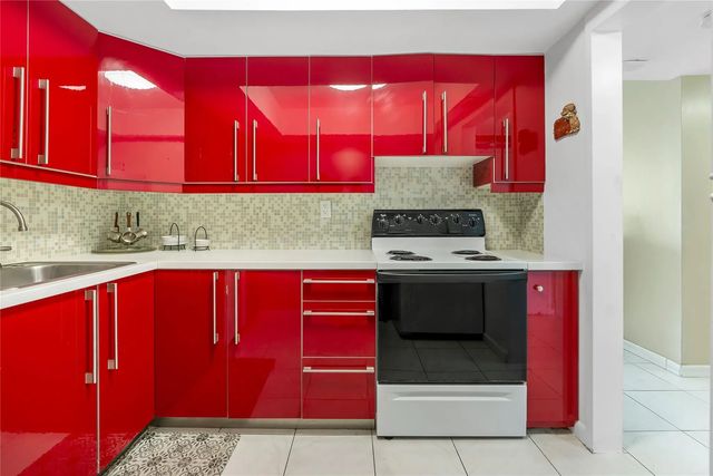 4 of 29 - 3180 S Ocean Drive #517, Hallandale Beach, FL