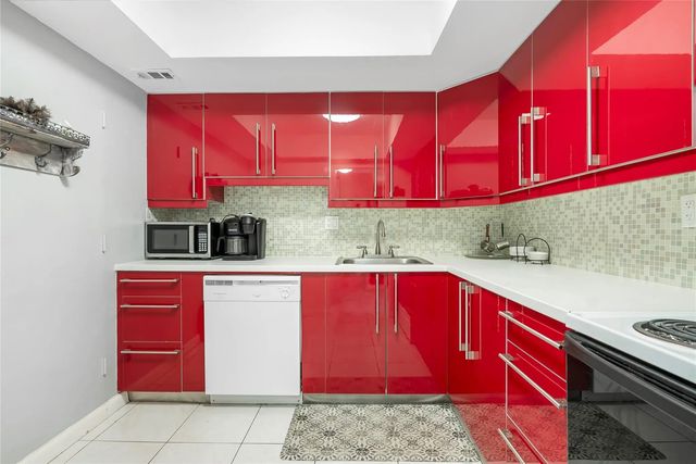 5 of 29 - 3180 S Ocean Drive #517, Hallandale Beach, FL