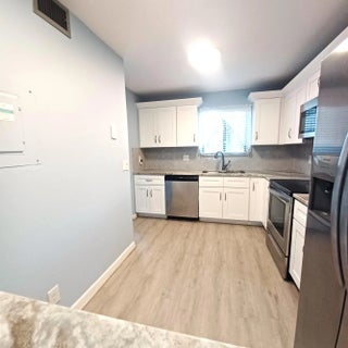 Photo of Listing #R11150635