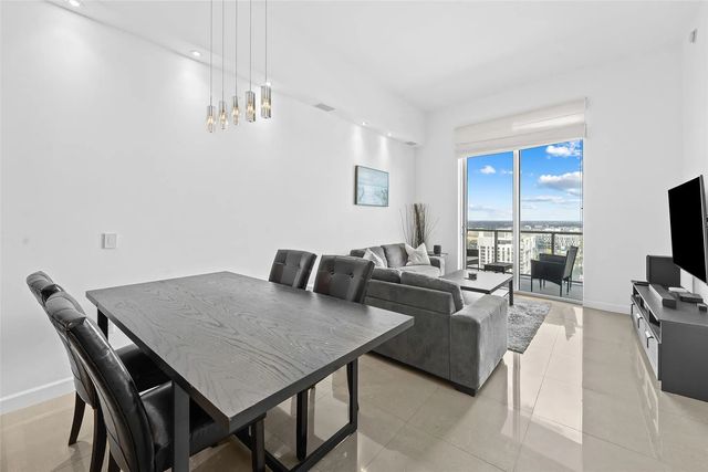 3 of 24 - 185 Sw 7th Street #4403, Miami, FL