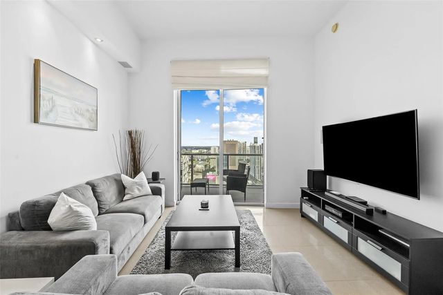 4 of 24 - 185 Sw 7th Street #4403, Miami, FL