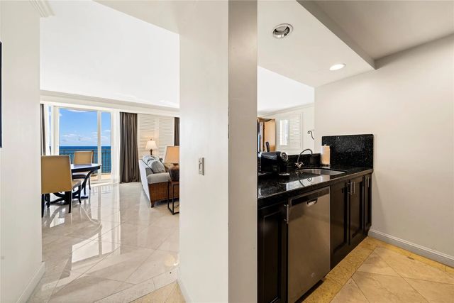 5 of 16 - 601 N Ft Lauderdale Bch Boulevard #1008, Fort Lauderdale, FL