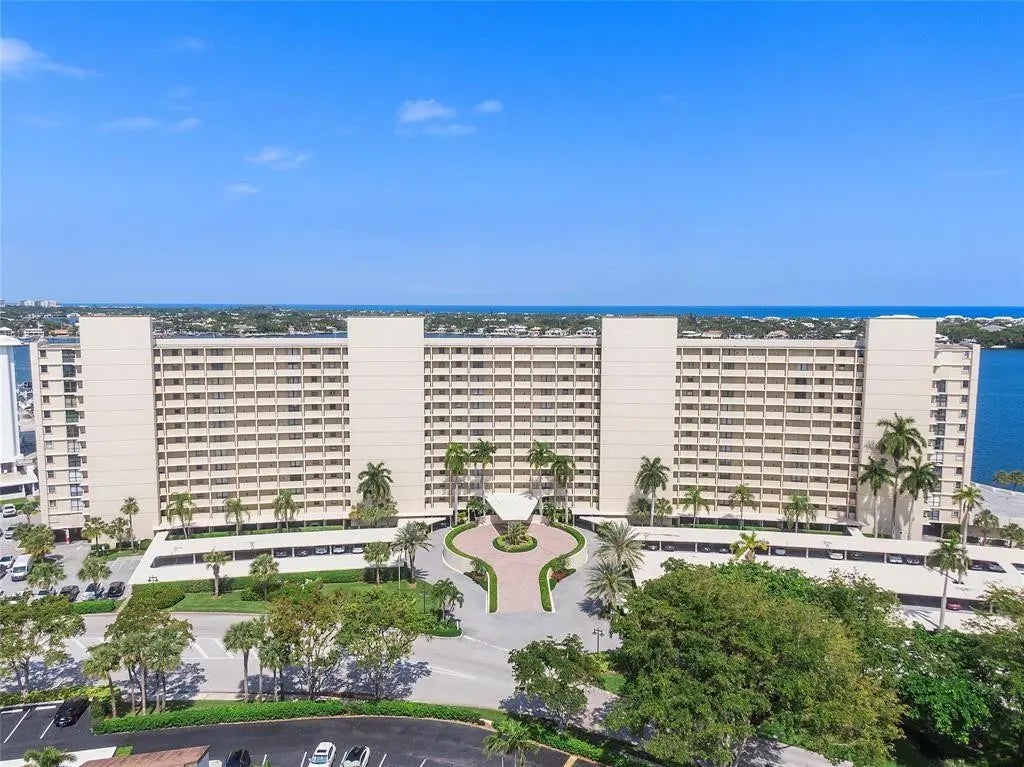 136 Lakeshore Drive #t10, North Palm Beach
