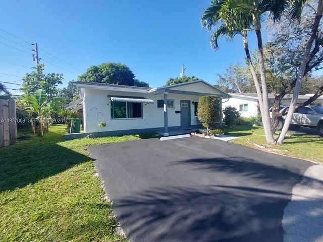 2 of 41 - 4571 Nw 19th Way, Tamarac, FL