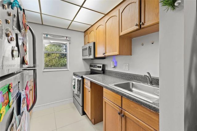 4 of 23 - 7501 Nw 16th Street #3303, Plantation, FL