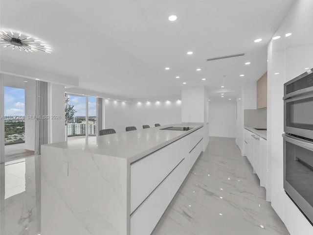 19707 Turnberry Way #25d, Aventura