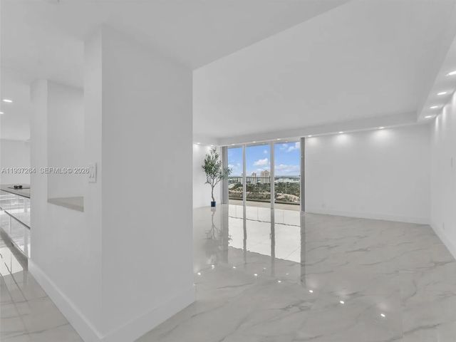 5 of 34 - 19707 Turnberry Way #25d, Aventura, FL