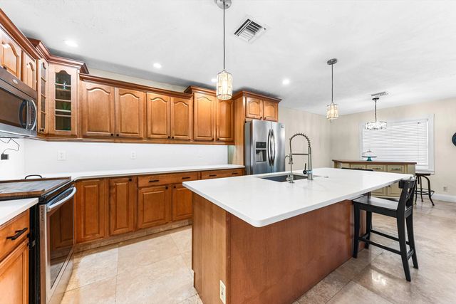 2 of 18 - 6567 Cindi Lane, Greenacres, FL