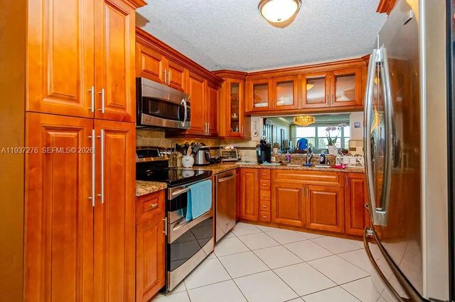 5 of 49 - 2601 N Nob Hill Road #402, Sunrise, FL