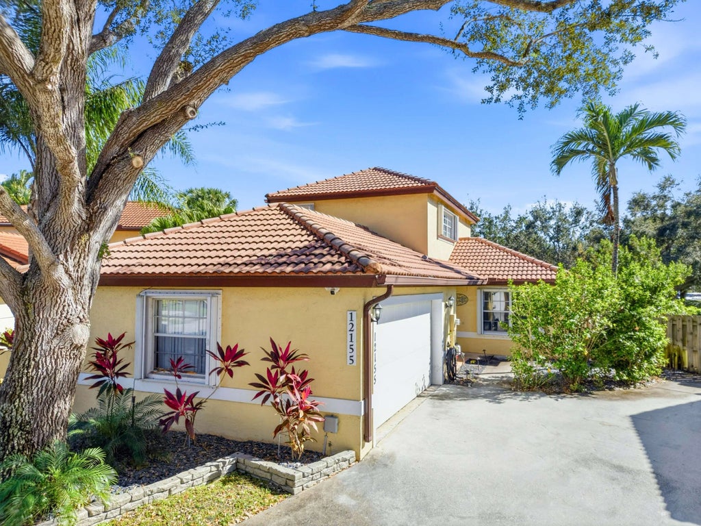 12155 Cuddington Court, Wellington