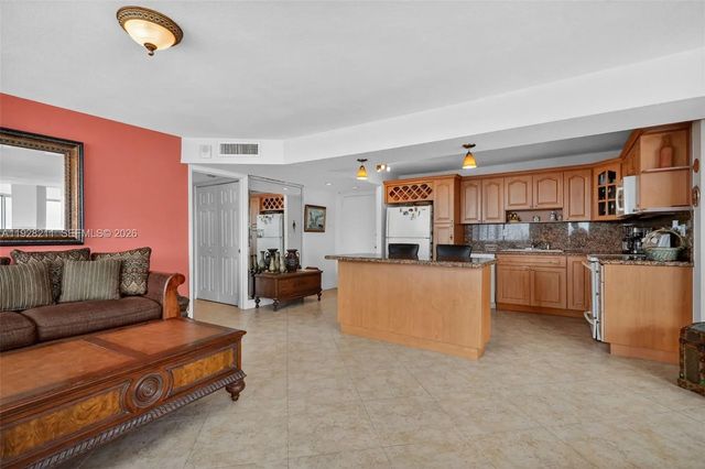 5 of 41 - 7135 Collins Avenue #1015, Miami Beach, FL