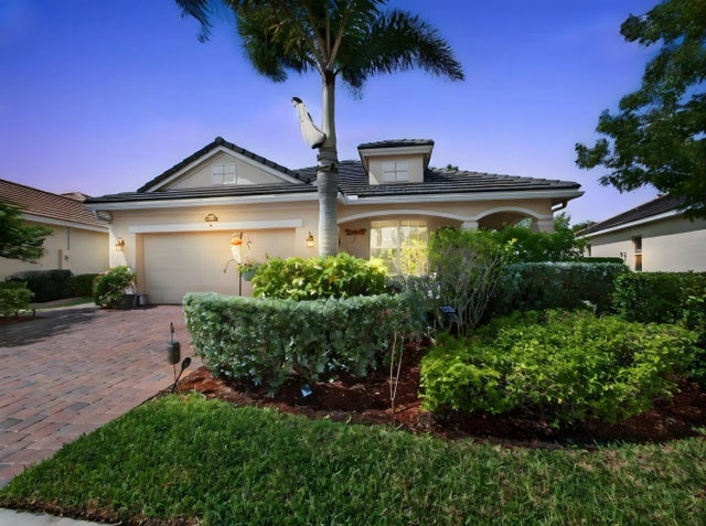 Photo of Listing #R11150763