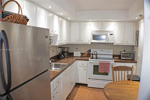 4 of 17 - 9511 Collins Avenue #1108, Surfside, FL