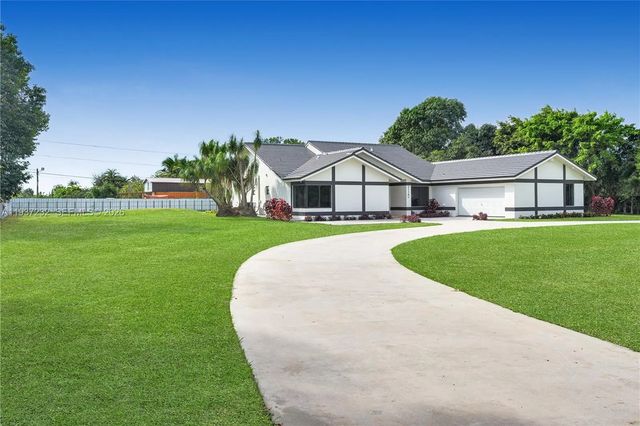 2 of 27 - 21360 Sw 236th Street, Homestead, FL