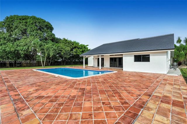 5 of 27 - 21360 Sw 236th Street, Homestead, FL
