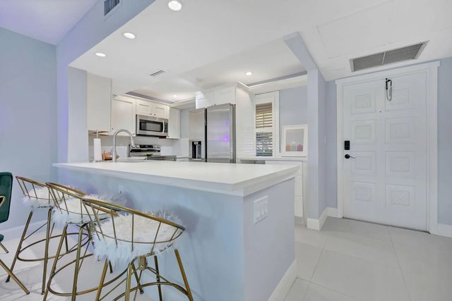 4 of 27 - 2800 N Palm Aire Drive #108, Pompano Beach, FL