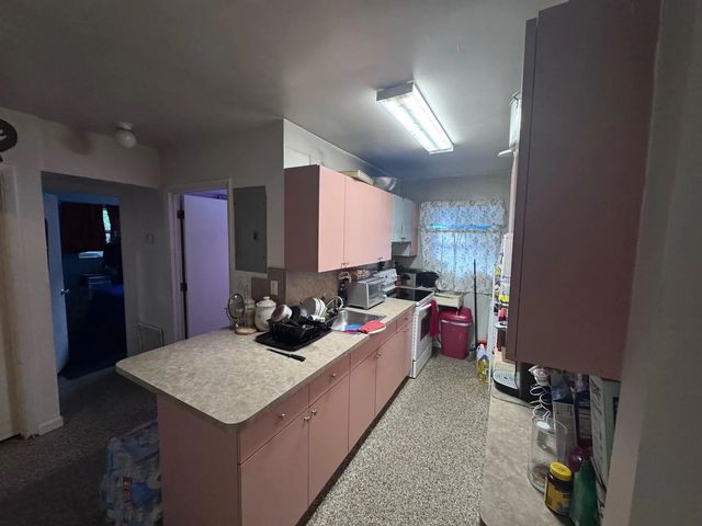 5 of 9 - 924 Nw 14 Court, Fort Lauderdale, FL