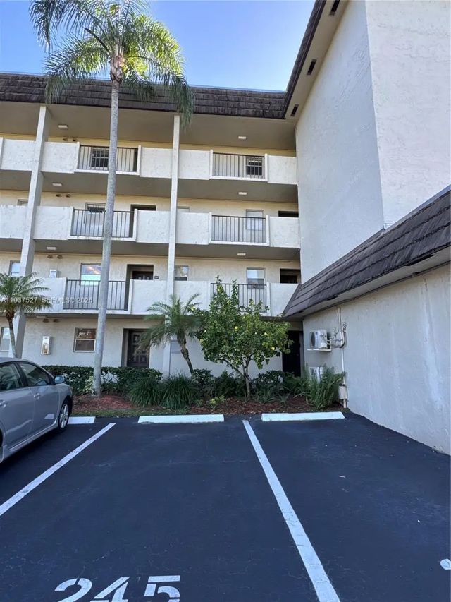 2 of 27 - 6080 Nw 44th Street #107, Lauderhill, FL