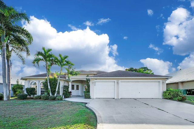 2 of 40 - 6944 Nw Daffodil Lane, Port St. Lucie, FL