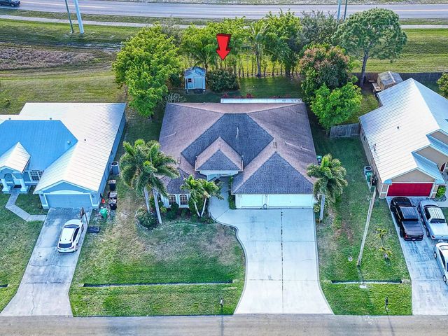 4 of 40 - 6944 Nw Daffodil Lane, Port St. Lucie, FL