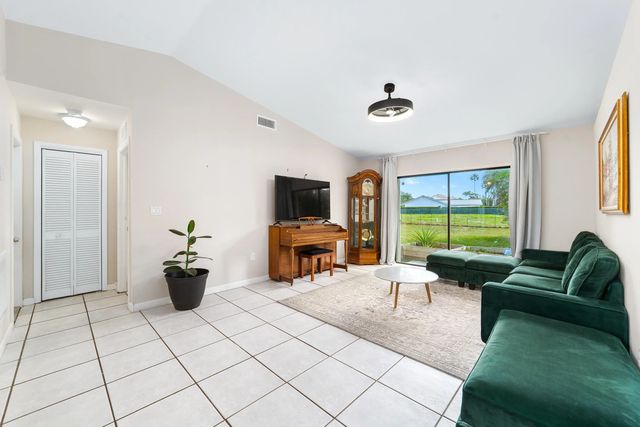 2 of 32 - 1060 Cedar Creek Way, Davie, FL
