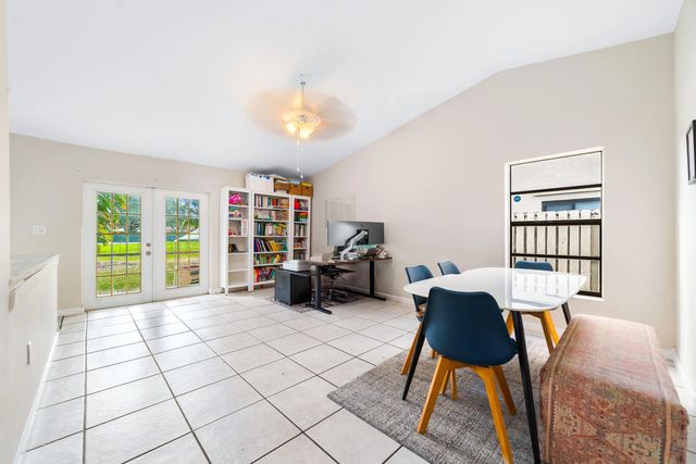 4 of 32 - 1060 Cedar Creek Way, Davie, FL
