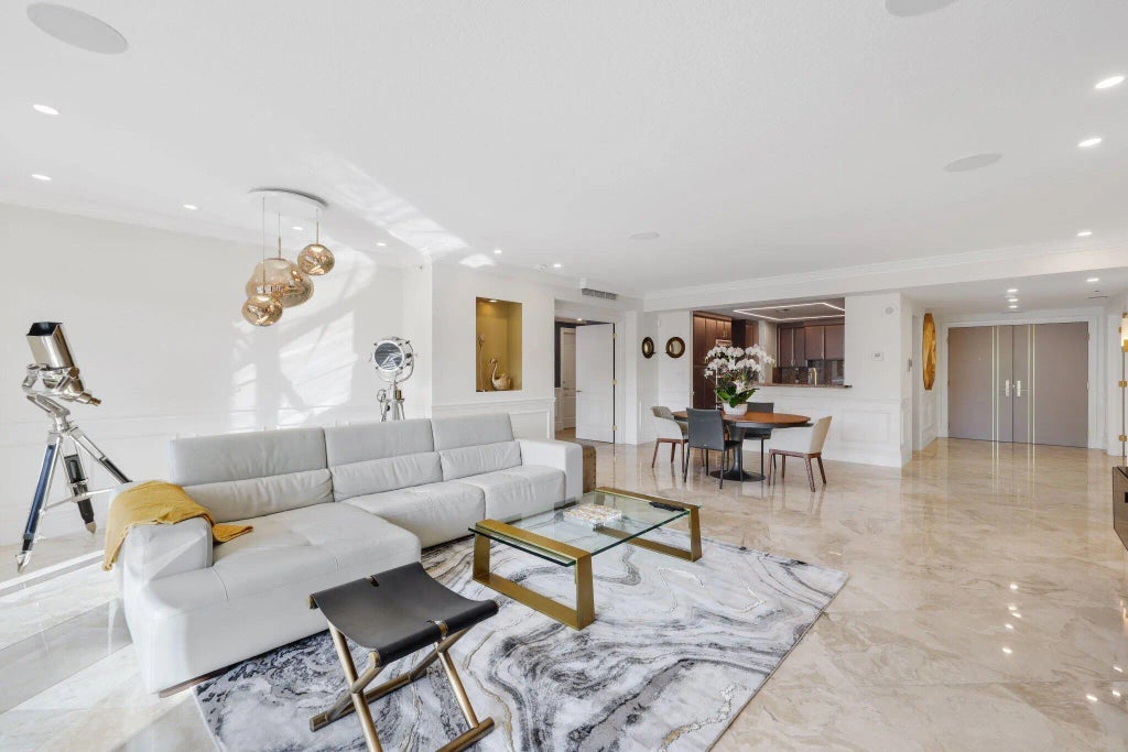 200 E Palmetto Park Road #811, Boca Raton