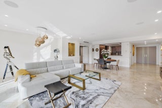 Photo of Listing #R11150993