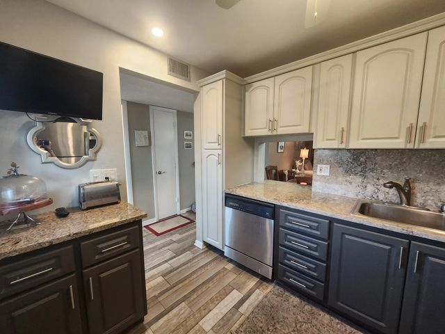 3 of 53 - 300 Ne 26th Avenue #305, Boynton Beach, FL