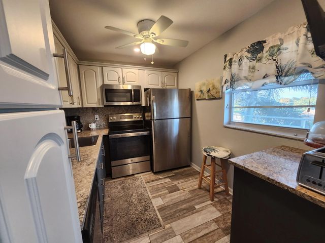 5 of 53 - 300 Ne 26th Avenue #305, Boynton Beach, FL