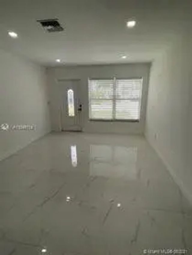 3 of 11 - 751 Nw 18th Street, Pompano Beach, FL