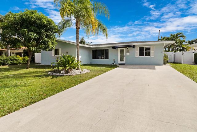 912 Se 8th Court, Deerfield Beach