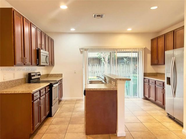 3 of 35 - 5906 Woodlands Boulevard, Tamarac, FL