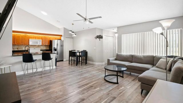 5 of 12 - 1103 Timberlane Circle, Greenacres, FL