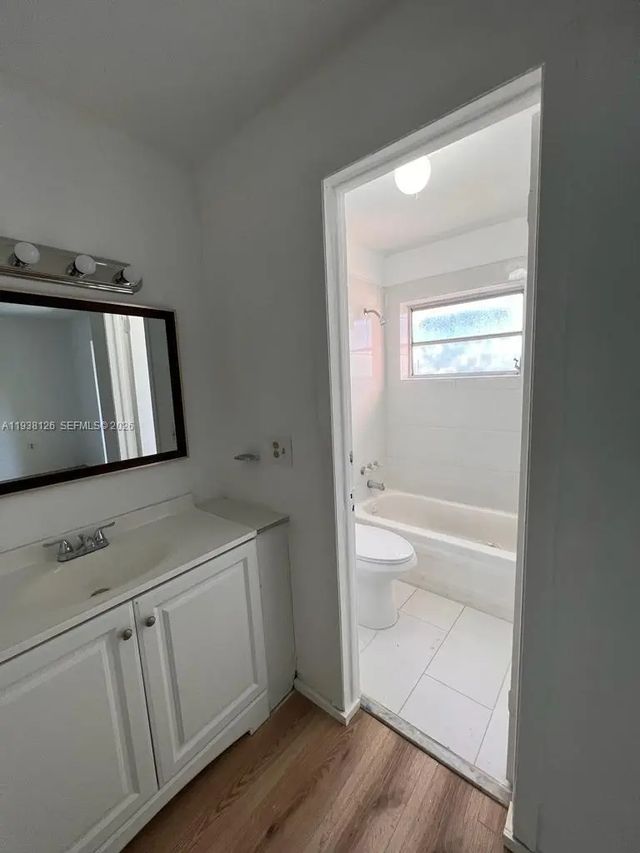 20520 Nw 15th Avenue #221, Miami Gardens