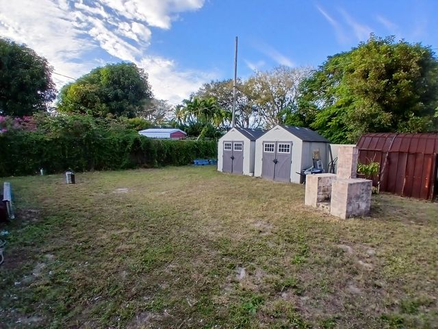 3 of 6 - 239 Gulfstream Blvd. ( Se 36 Ave.) Boulevard, Boynton Beach, FL