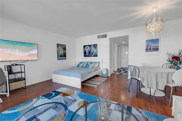2 of 25 - 1200 West Avenue #811, Miami Beach, FL