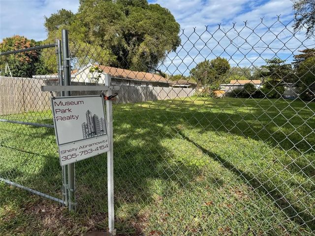 261 Nw 96th Street, Miami