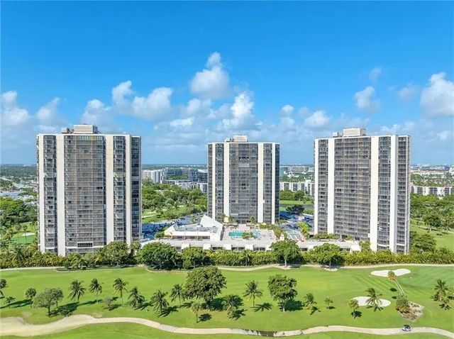 20301 W Country Club Drive #1222, Aventura
