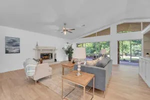 Photo of Listing #R11151383