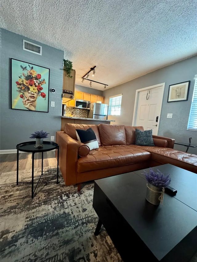 4 of 25 - 2660 Ne 8th Avenue #211, Wilton Manors, FL